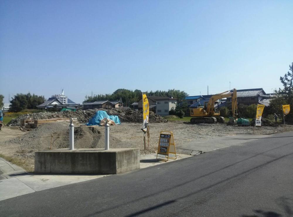 Local photos, including front road. Local (10 May 2013) Shooting