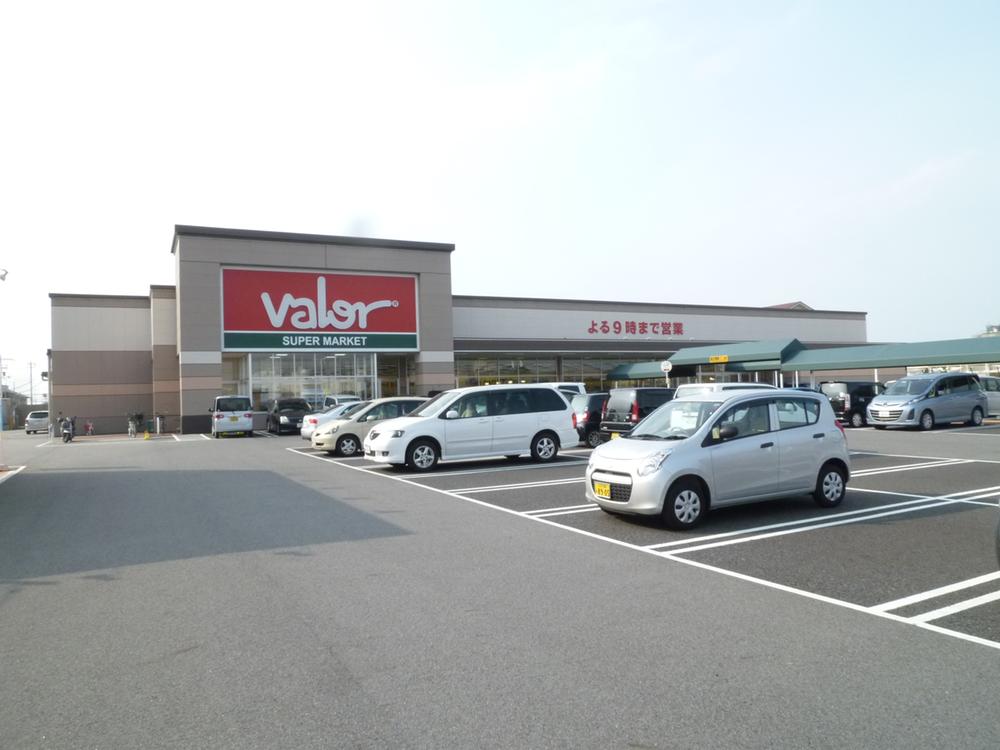 Supermarket. 1493m to Barrow Ritto Karihara shop