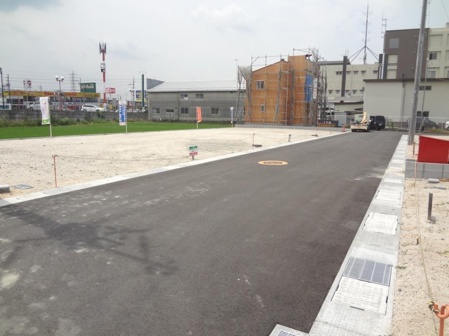 Local photos, including front road. Local (June 2013) Shooting