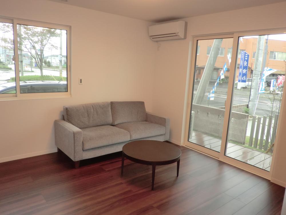 Same specifications photos (living). (6 Building) Living