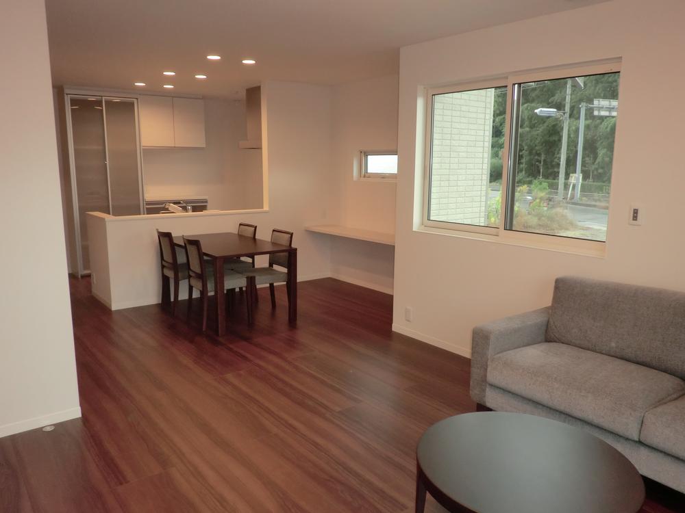 Living. No. 6 areas Living-dining