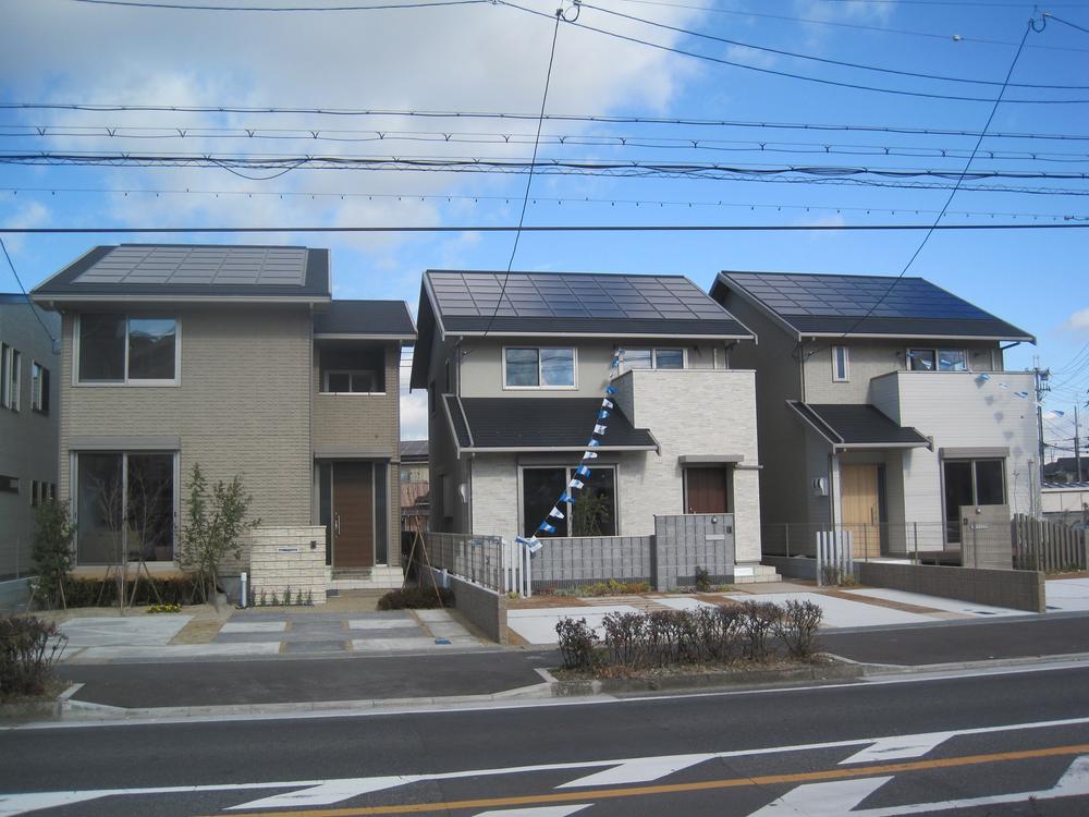 Local photos, including front road. No. 4 place (No. 5 locations) No. 6 areas