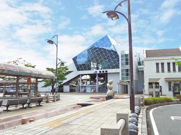 station. 1350m to Ritto Station