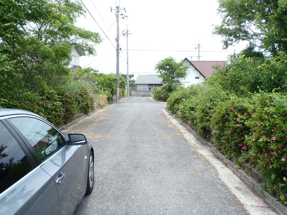 Local photos, including front road. Local (11 May 2013) Shooting