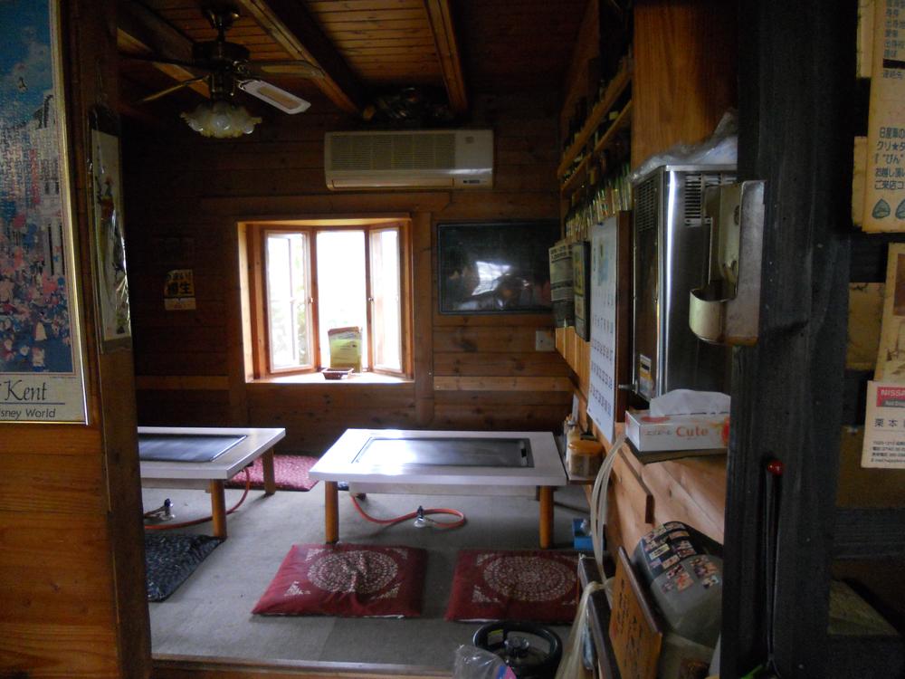 Other introspection. 1F Store Overlooking the parlor seat