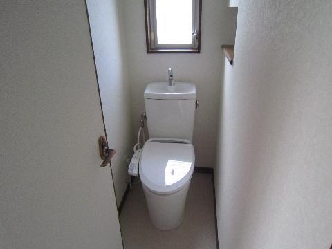 Toilet. Local (June 2013) Shooting