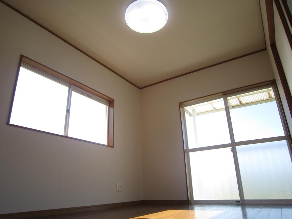 Non-living room. Local (September 2013) Shooting