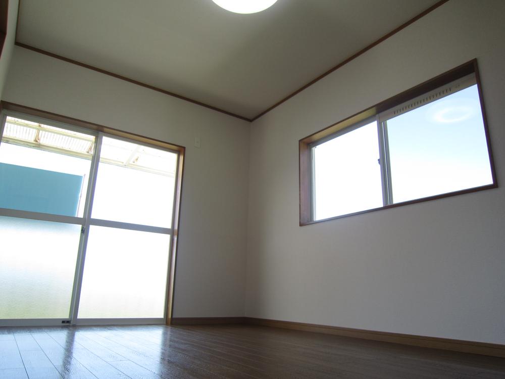 Non-living room. Local (September 2013) Shooting