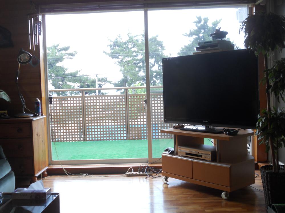 Balcony. Local (July 2013) shooting 2F Landscape visible from the Hall of Lake Biwa pine tree-lined