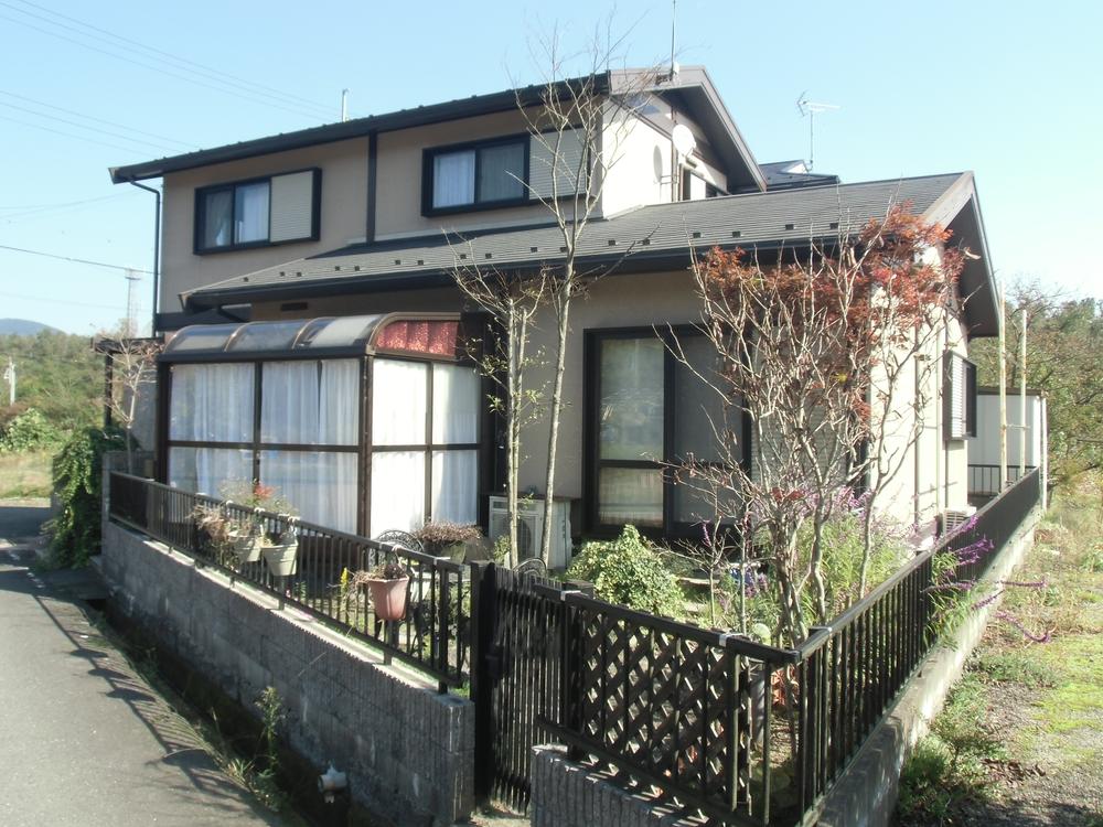 Local appearance photo. Local (11 May 2013) Shooting