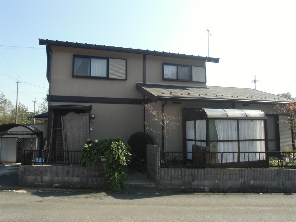 Local photos, including front road. Local (11 May 2013) Shooting