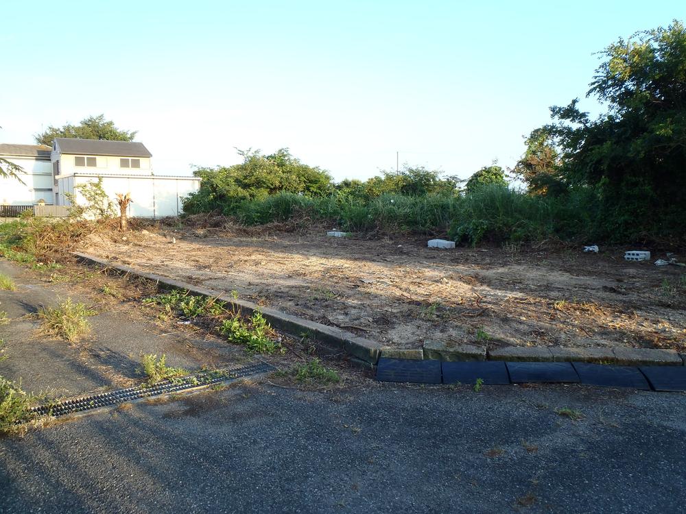 Local photos, including front road. Local (August 2013) Shooting