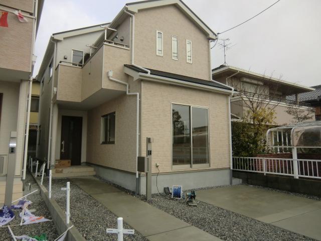 Local appearance photo. Local (12 May 2013) Shooting Parking 2 cars, Siding natural cleaning, Open outside the structure