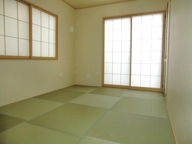 Non-living room. Indoor (12 May 2013) Shooting