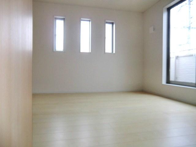 Non-living room. Indoor (12 May 2013) shooting 8.5 Pledge bedroom