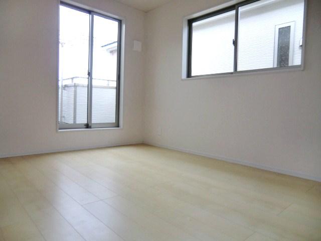 Non-living room. Indoor (12 May 2013) Shooting