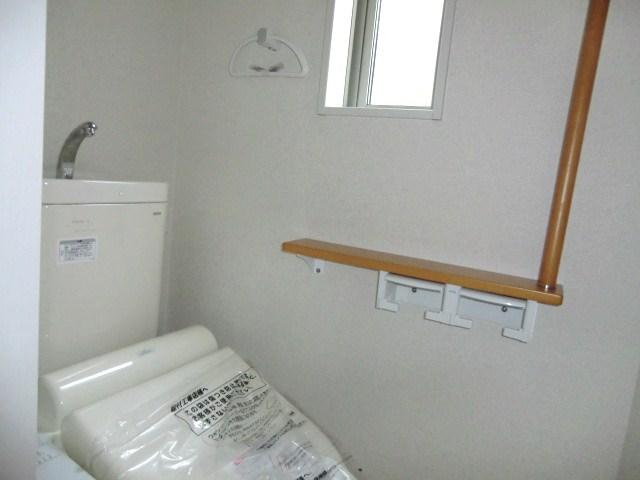 Toilet. Indoor (12 May 2013) Shooting