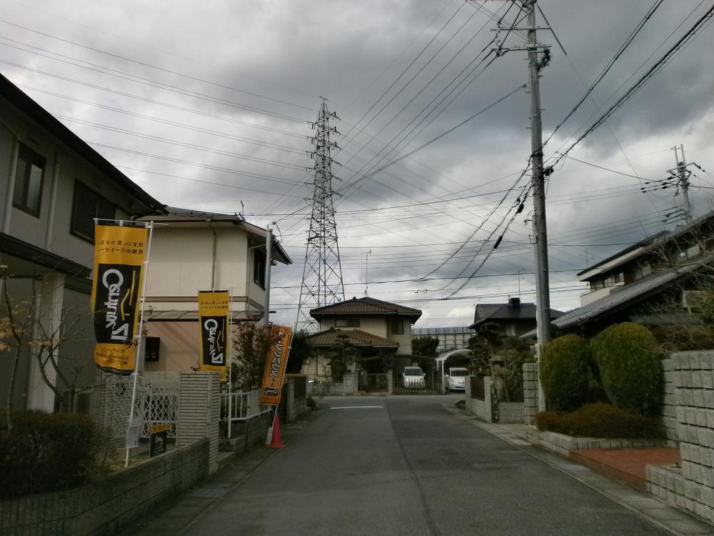 Local photos, including front road. Local (12 May 2013) Shooting