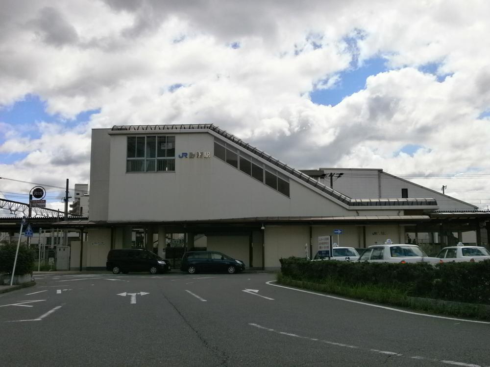 station. Until JR Yasu 1300m