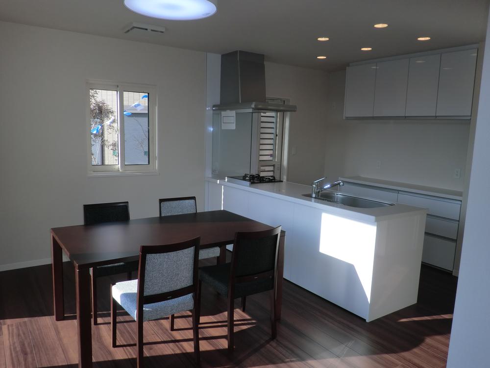 Other introspection. No. 112 land dining kitchen