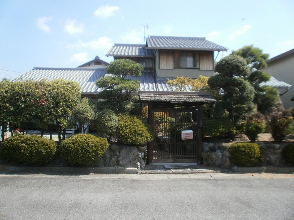 Local appearance photo. Local (August 2013) Shooting