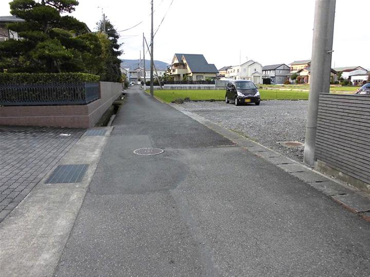 Local photos, including front road. Construction before the front road and local photo