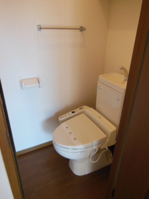 Toilet. It is the second floor of the toilet