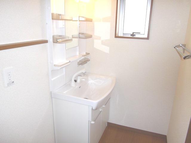 Wash basin, toilet. Same specification equipment