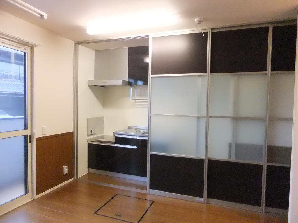 Kitchen. Kitchen feeling of life is seen also package and hide! !