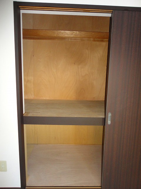 Receipt. Western style room