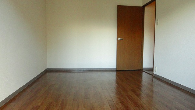 Other room space. Northern Room