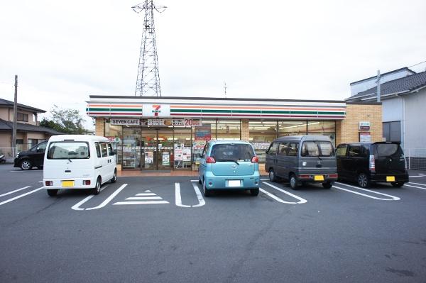 Convenience store. 270m to Seven-Eleven bullying the upper, middle and shop