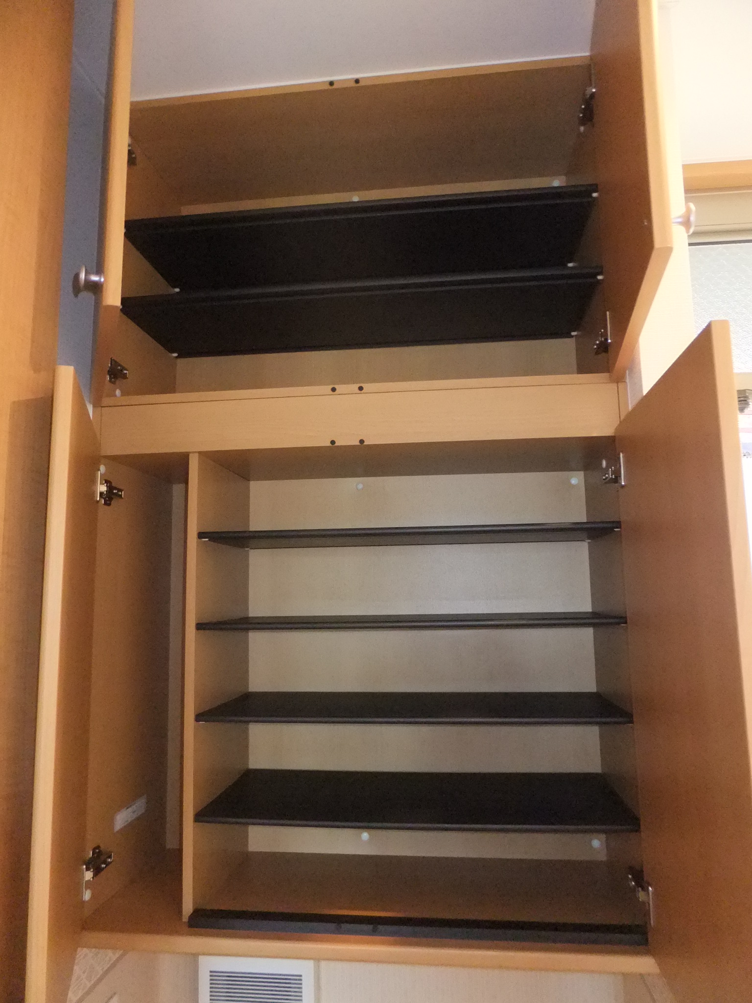 Entrance. Shoe box