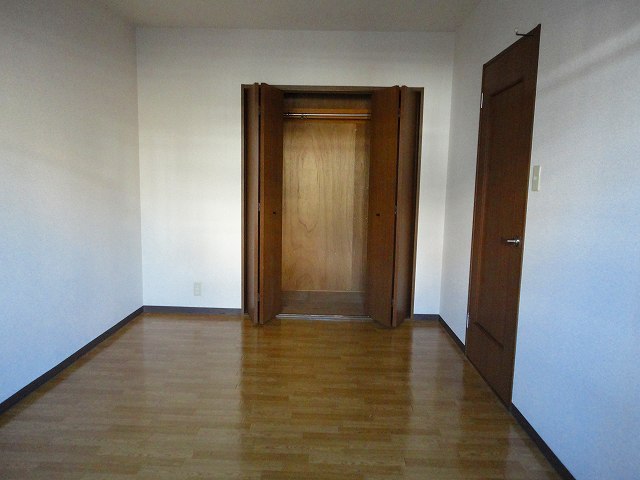 Other room space. Northern Room