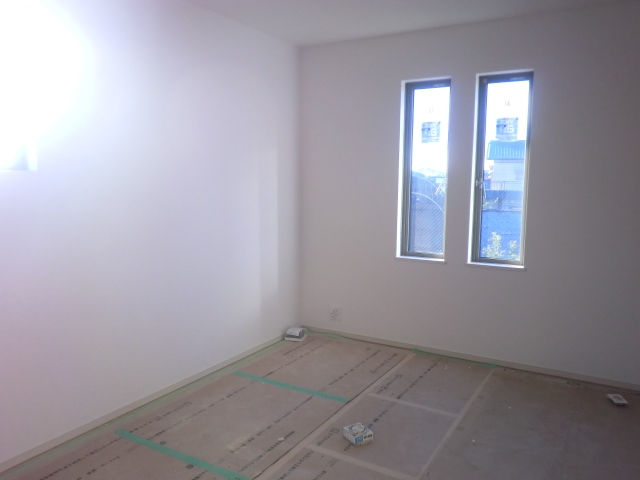 Living and room. It is a photograph of under construction.