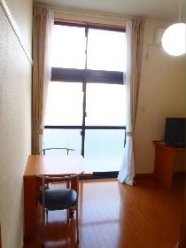Living and room.  ※ 1 Kaikyoshitsu (second floor carpet)