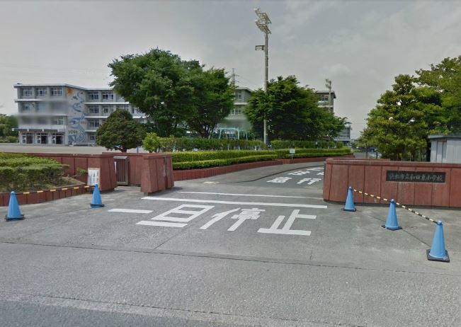 Primary school. 1044m to the Hamamatsu Municipal Wadahigashi elementary school (elementary school)