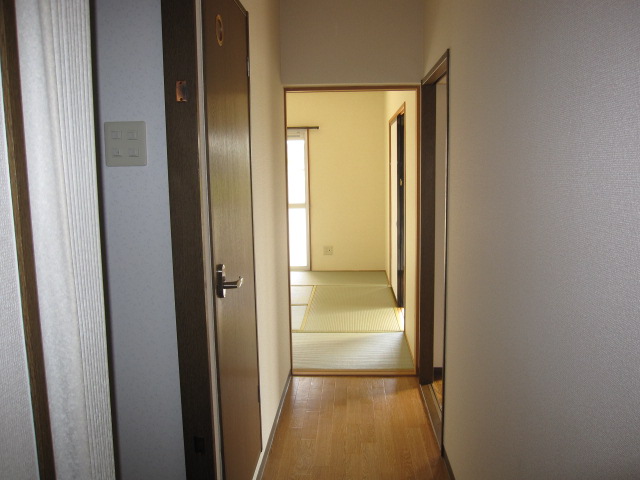 Entrance. Photo equivalent type