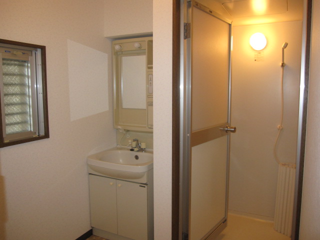 Washroom. Photo equivalent type