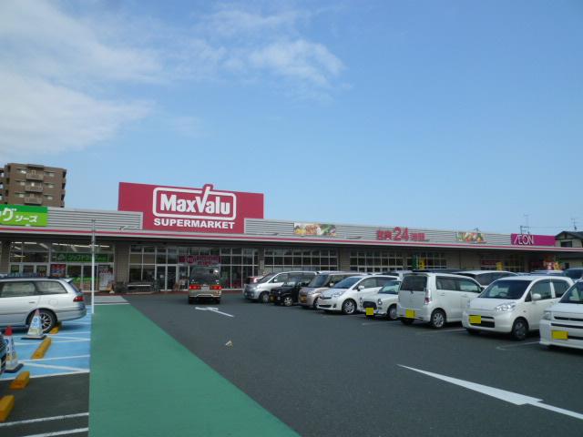 Supermarket. Maxvalu Hamamatsu Wada store until the (super) 811m