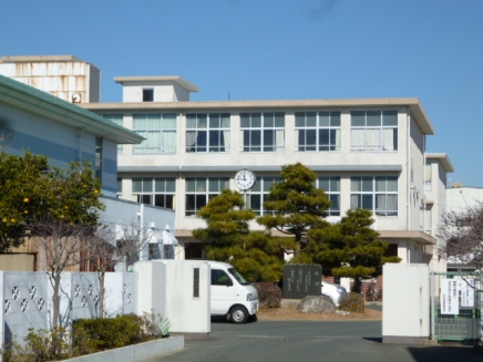 Junior high school. 2901m to the Hamamatsu Municipal draft horse junior high school (junior high school)