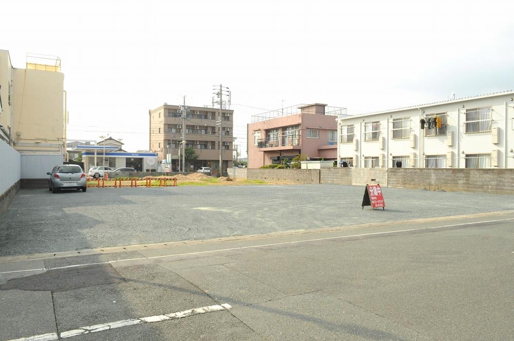 Local as seen from the east (September 2013 shooting)