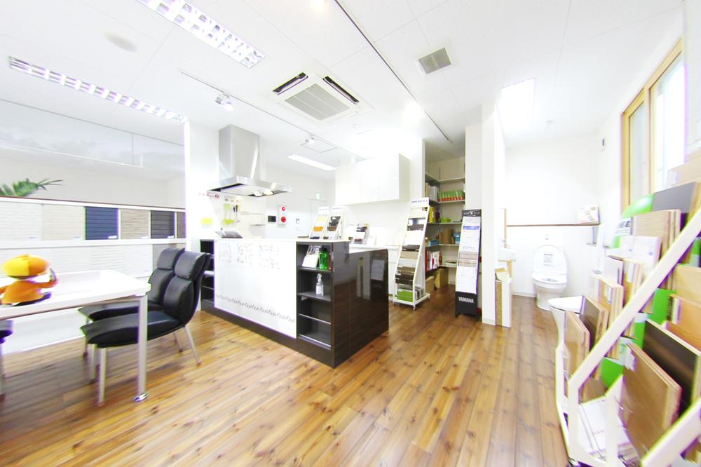 exhibition hall / Showroom. Hamamatsu headquarters showroom