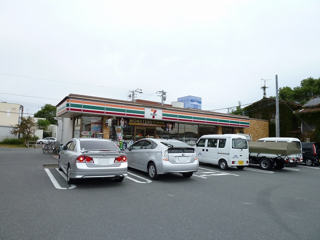 Convenience store. Seven-Eleven Hamamatsu Saiwaicho store up (convenience store) 442m