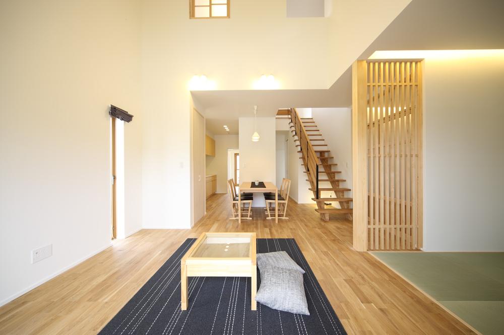 Model house photo. Model house "of large-roof house.".