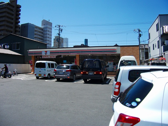 Other. 320m to Seven-Eleven (Other)