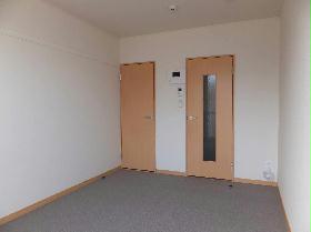 Living and room. No furniture appliances. First floor flooring 2 Kaijutan