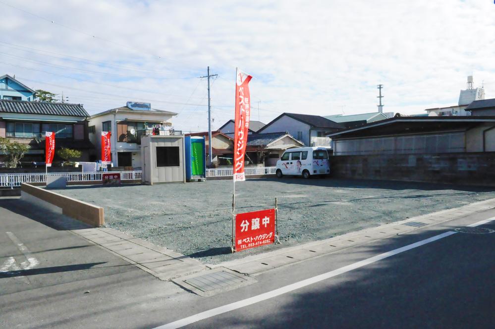 Local land photo. Local that construction has been completed. Shooting from the west (December 2013 shooting)