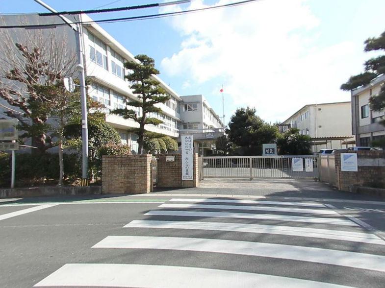 Junior high school. 816m to the Hamamatsu Municipal Shijimizuka junior high school