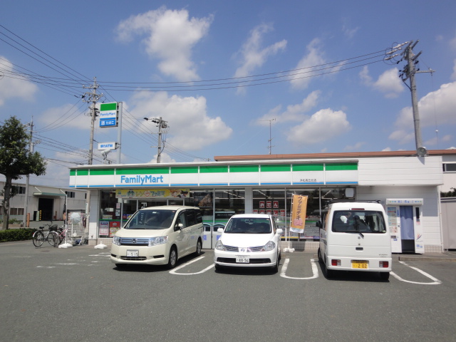 Convenience store. FamilyMart Hamamatsu Takaokanishi store up (convenience store) 75m